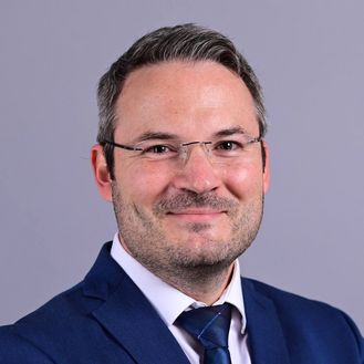 Prof. Dr. med. Philipp Hüllemann Prof. Dr. med. Philipp Hüllemann